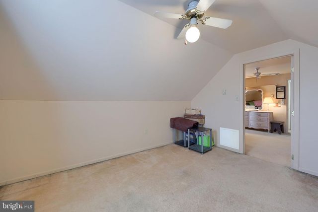 5 ORIOLE DR, Ephrata, PA 17522