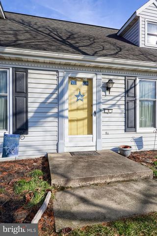 5 ORIOLE DR, Ephrata, PA 17522