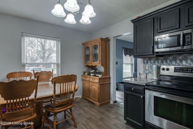 6620 Ashby Ln, Louisville, KY 40272