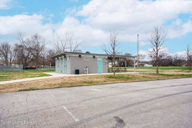 6620 Ashby Ln, Louisville, KY 40272