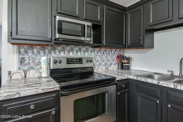 6620 Ashby Ln, Louisville, KY 40272