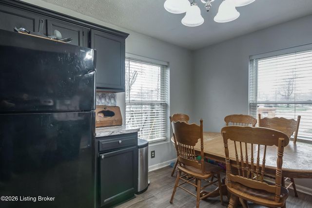 6620 Ashby Ln, Louisville, KY 40272