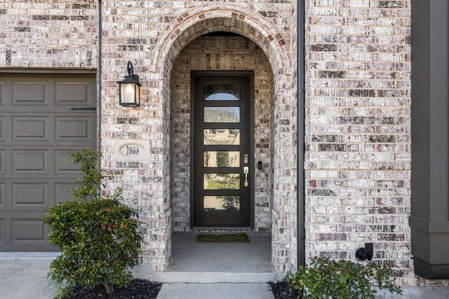 2008 Braided Mane Avenue, Aubrey, TX 76227