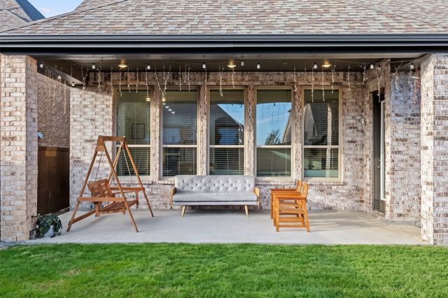2008 Braided Mane Avenue, Aubrey, TX 76227