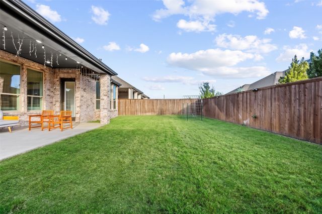 2008 Braided Mane Avenue, Aubrey, TX 76227
