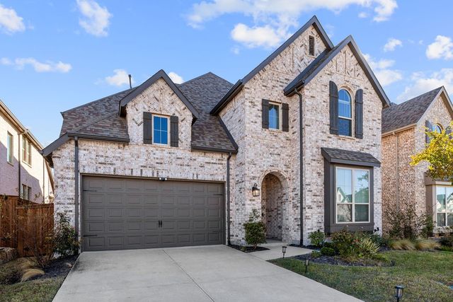 2008 Braided Mane Avenue, Aubrey, TX 76227