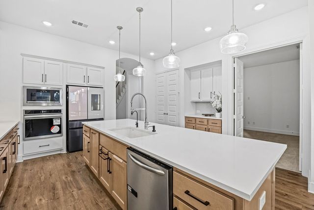 2008 Braided Mane Avenue, Aubrey, TX 76227