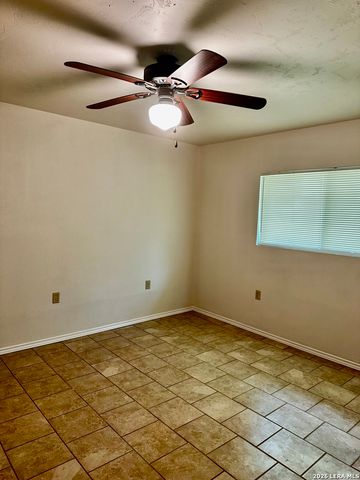 9803 Flatland Trl, Converse, TX 78109