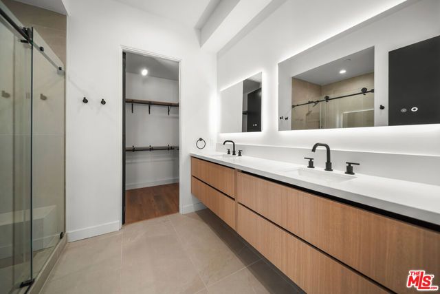 1905 S Corning Street 1, Los Angeles, CA 90034