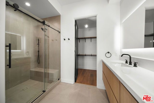 1905 S Corning Street 1, Los Angeles, CA 90034