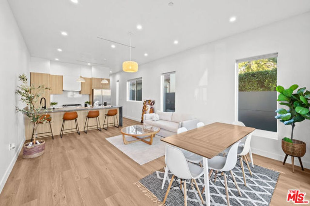1905 S Corning Street 1, Los Angeles, CA 90034