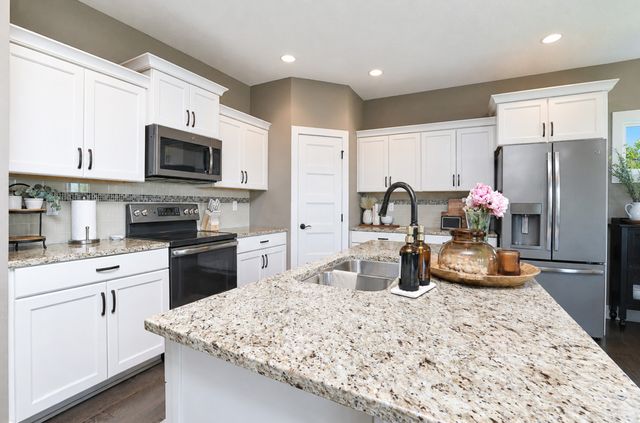 9425 Bellflower Lane, Norwalk, IA 50211