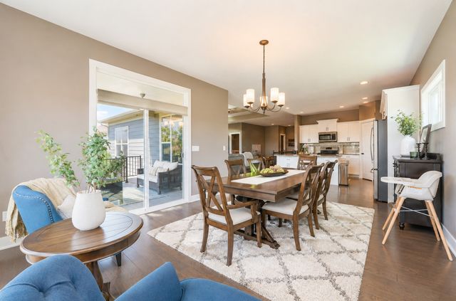 9425 Bellflower Lane, Norwalk, IA 50211
