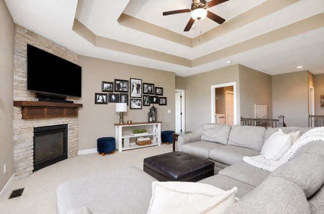 9425 Bellflower Lane, Norwalk, IA 50211