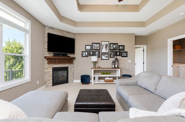 9425 Bellflower Lane, Norwalk, IA 50211