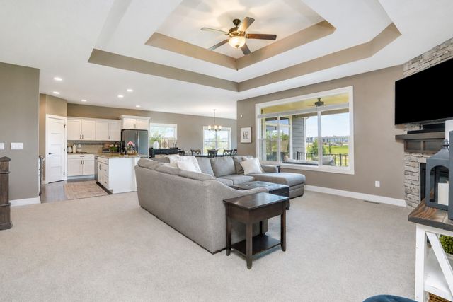 9425 Bellflower Lane, Norwalk, IA 50211