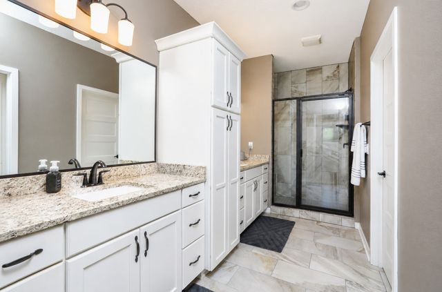 9425 Bellflower Lane, Norwalk, IA 50211