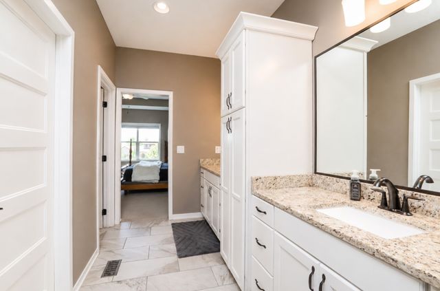 9425 Bellflower Lane, Norwalk, IA 50211