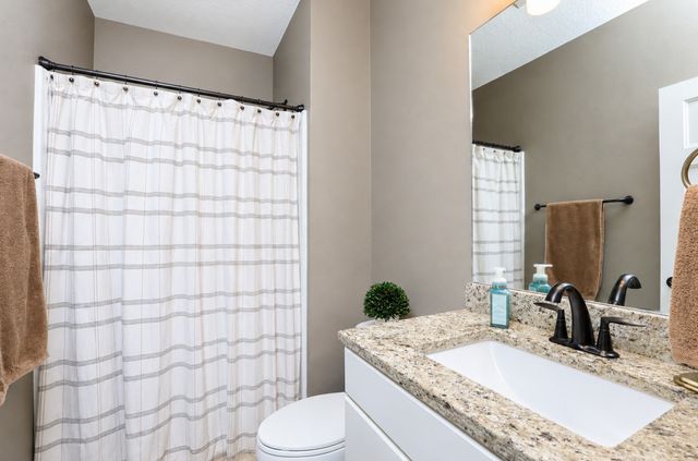 9425 Bellflower Lane, Norwalk, IA 50211