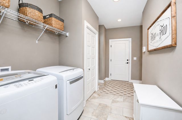 9425 Bellflower Lane, Norwalk, IA 50211
