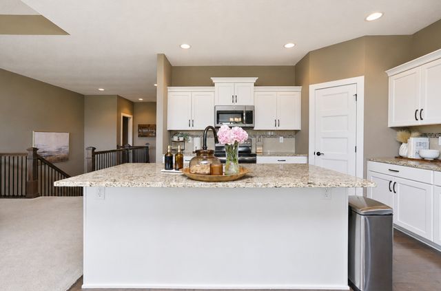 9425 Bellflower Lane, Norwalk, IA 50211
