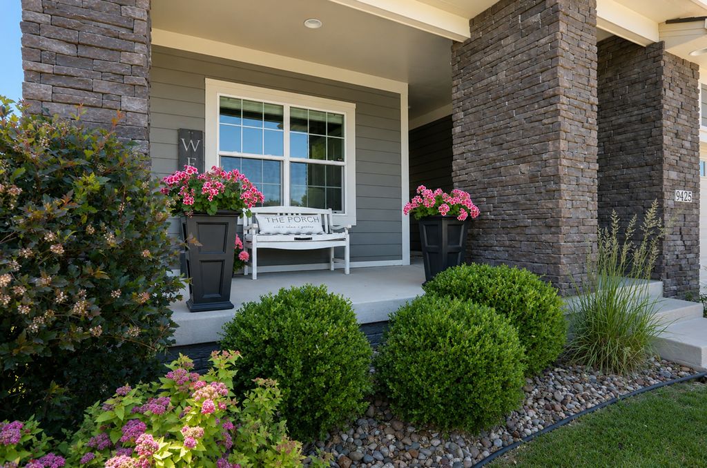 9425 Bellflower Lane, Norwalk, IA 50211