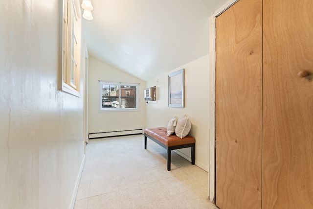 35 Dustin St, Worcester, MA 01604