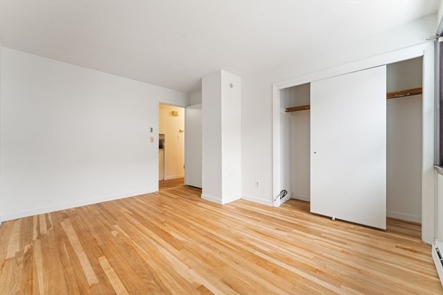 35 Dustin St, Worcester, MA 01604