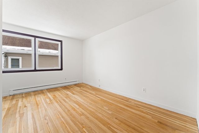 35 Dustin St, Worcester, MA 01604