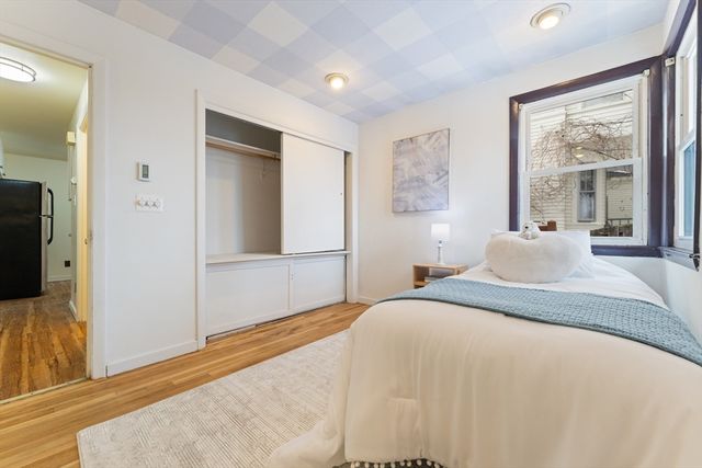 35 Dustin St, Worcester, MA 01604