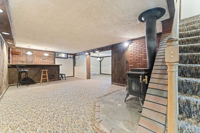 35 Dustin St, Worcester, MA 01604