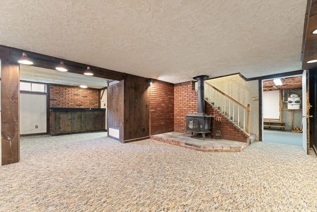 35 Dustin St, Worcester, MA 01604