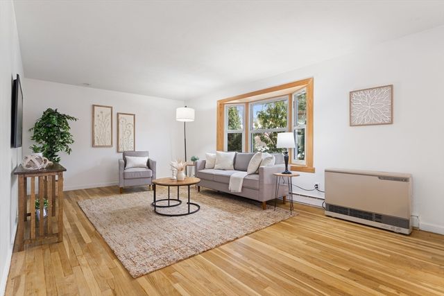 35 Dustin St, Worcester, MA 01604