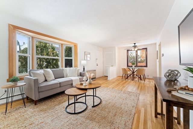 35 Dustin St, Worcester, MA 01604