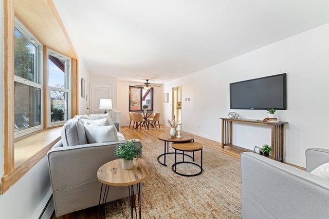 35 Dustin St, Worcester, MA 01604