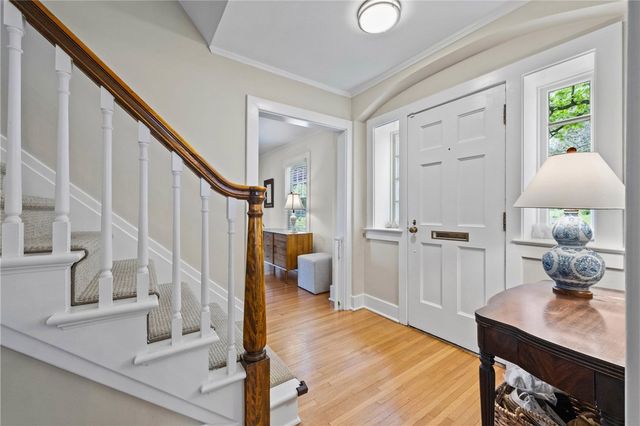 340 Cobbs Hill Dr, Rochester, NY 14610