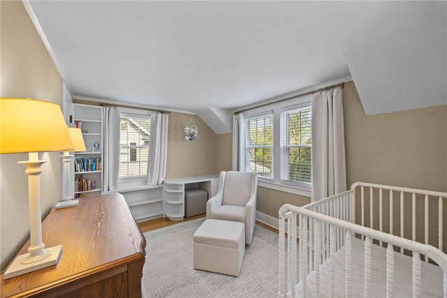 340 Cobbs Hill Dr, Rochester, NY 14610