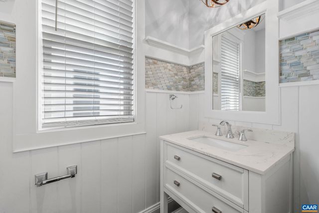 412 NICHOLSON ST, Charlottesville, VA 22902