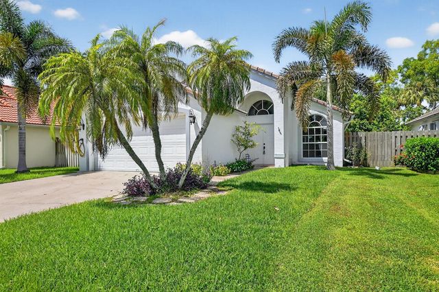 1891 Oak Berry Circle, Wellington, FL 33414