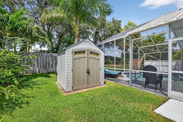 1891 Oak Berry Circle, Wellington, FL 33414