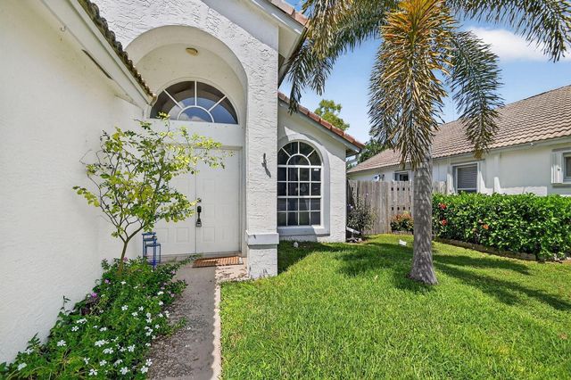 1891 Oak Berry Circle, Wellington, FL 33414