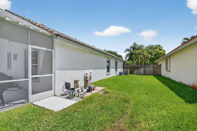 1891 Oak Berry Circle, Wellington, FL 33414