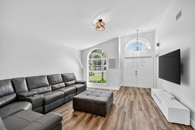 1891 Oak Berry Circle, Wellington, FL 33414