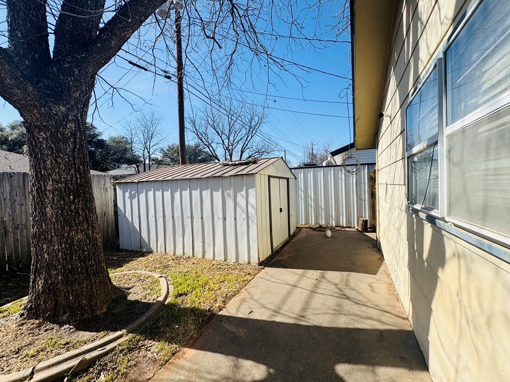 Image 14 of property listing at 3219 Tanglewood Drive, San Angelo, TX 76904