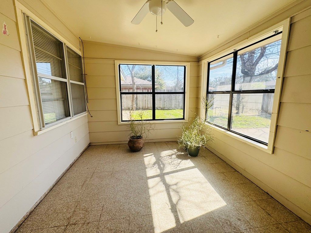 Image 16 of property listing at 3219 Tanglewood Drive, San Angelo, TX 76904