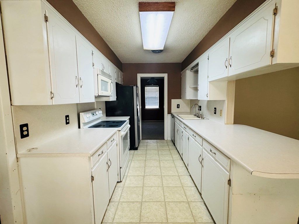 Image 5 of property listing at 3219 Tanglewood Drive, San Angelo, TX 76904