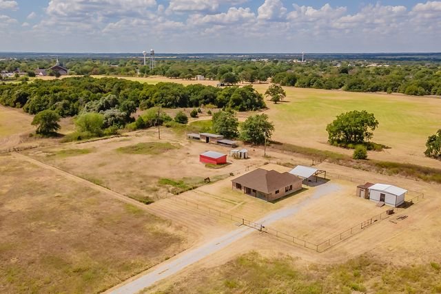 4798 County Road 2690, Alvord, TX 76225