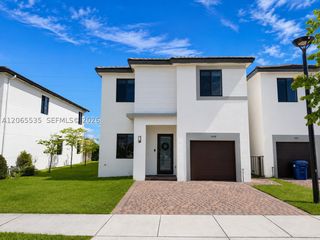 15749 SW 136th Ter, Miami, FL 33196