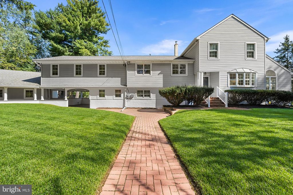 34 PROSPECT AVE, PLAINSBORO, NJ 08536 — exterior