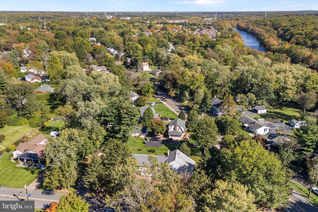 34 PROSPECT AVE, PLAINSBORO, NJ 08536 — photo 2